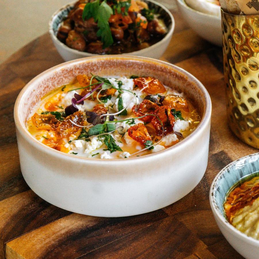 Somerset West Bay Dauhá Exteriér fotografie Labneh with olive oil, sumac, and olives