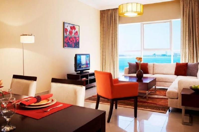 Somerset West Bay Dauhá Exteriér fotografie A living room in a typical apartment